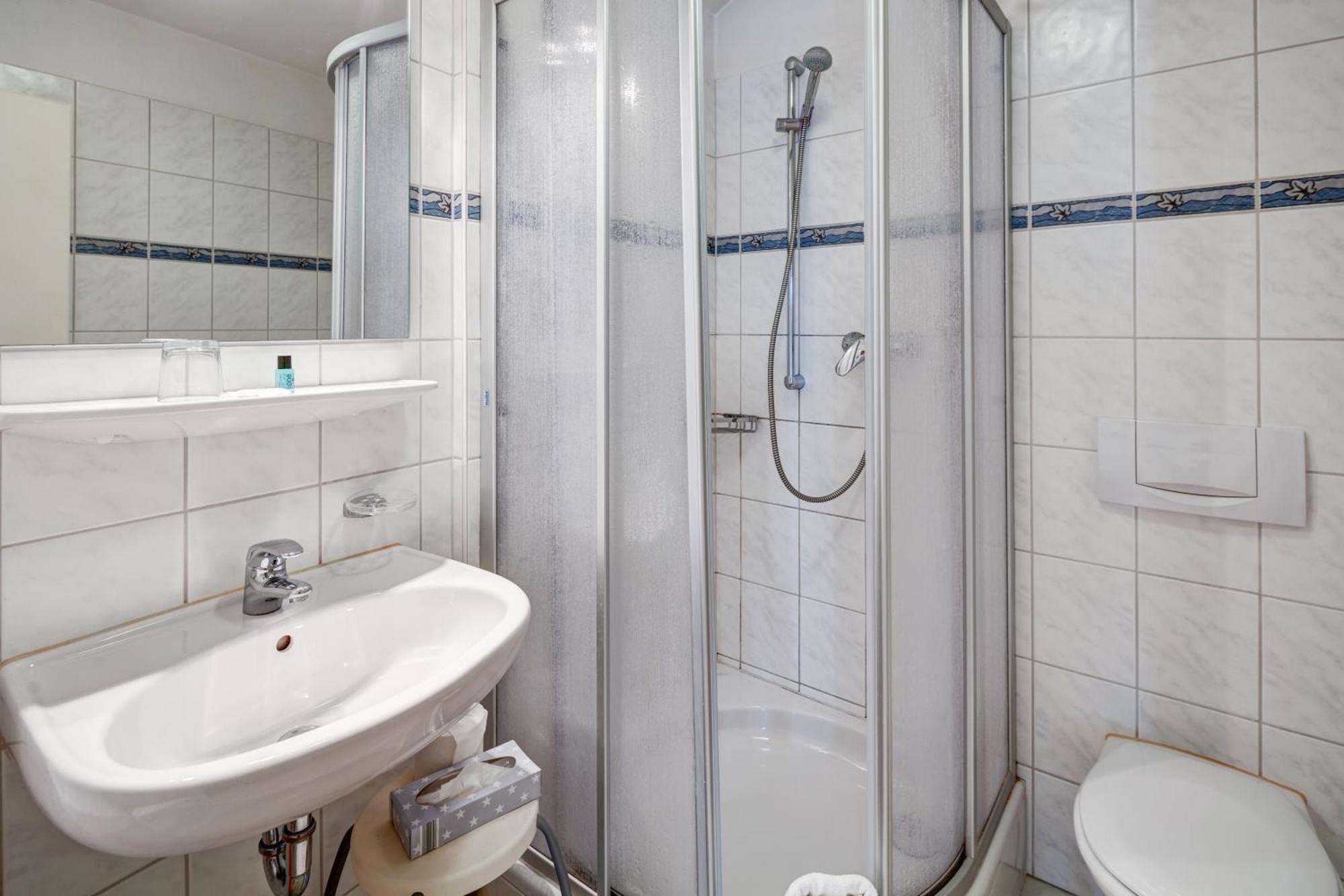 Hotel Leander Bitburg Esterno foto