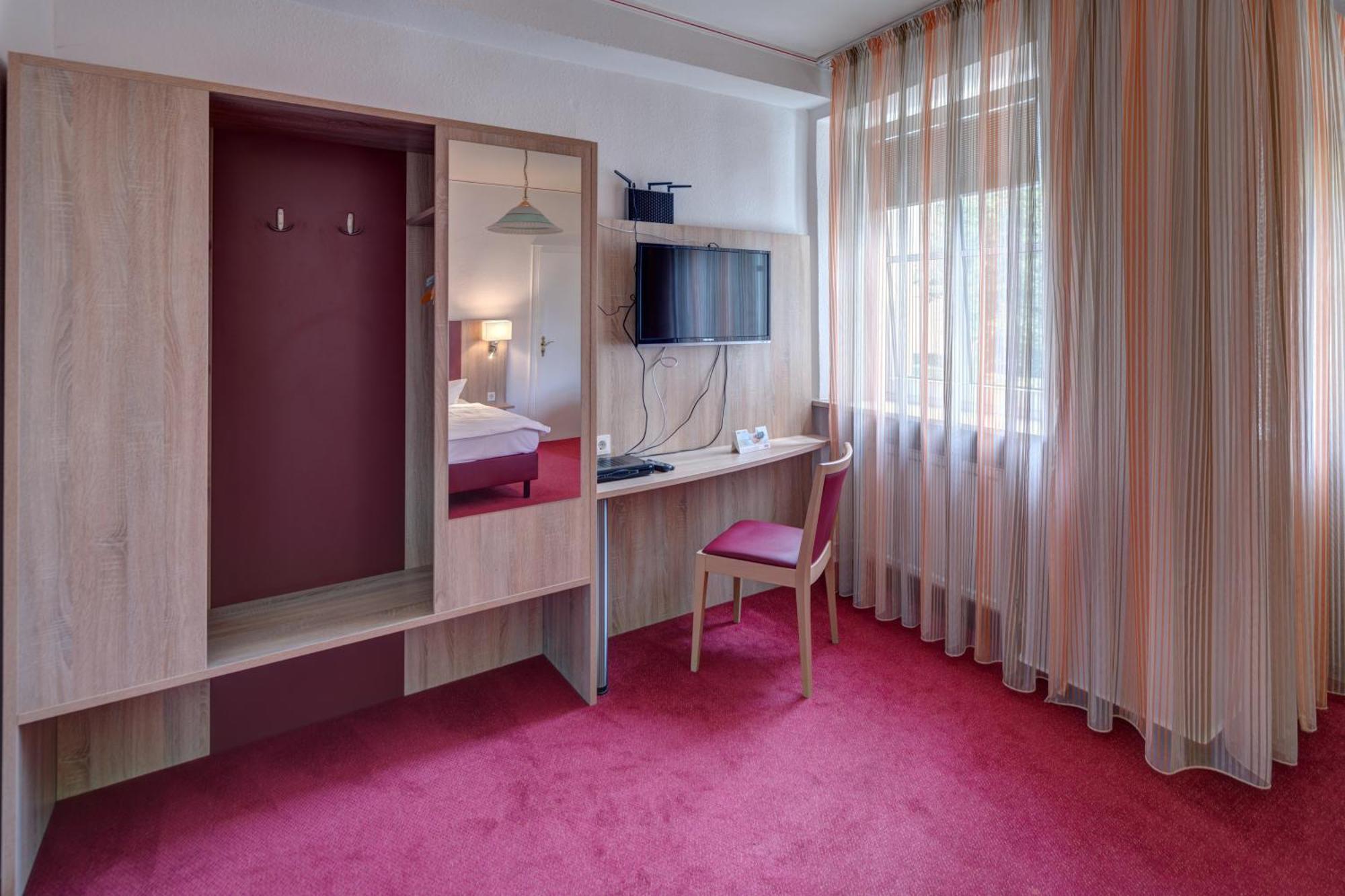 Hotel Leander Bitburg Esterno foto