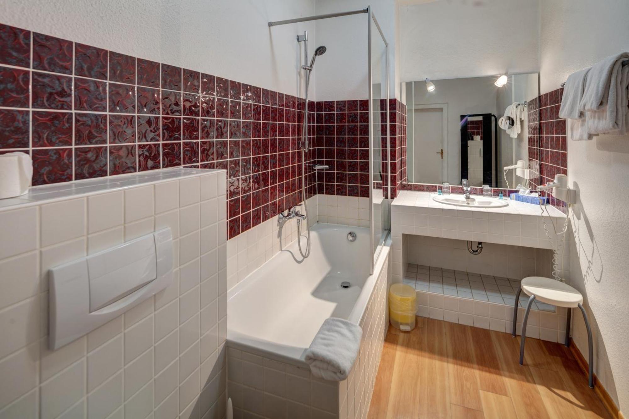 Hotel Leander Bitburg Esterno foto