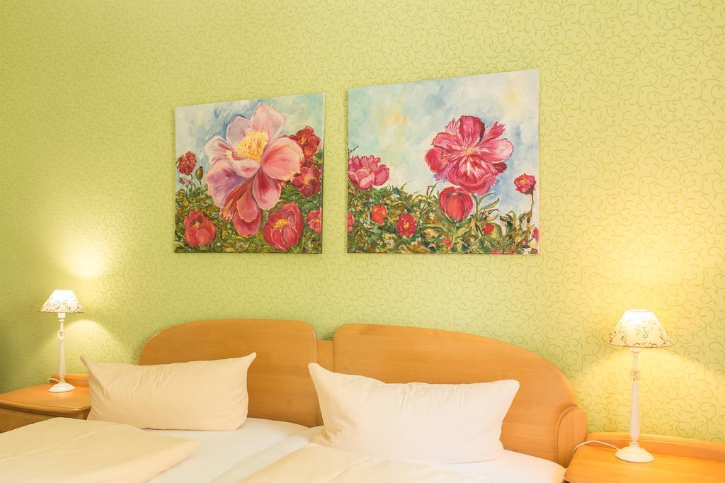 Hotel Leander Bitburg Esterno foto