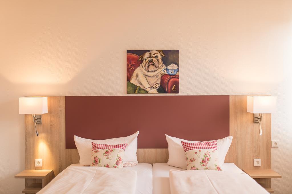Hotel Leander Bitburg Esterno foto