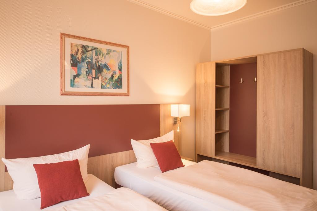 Hotel Leander Bitburg Esterno foto